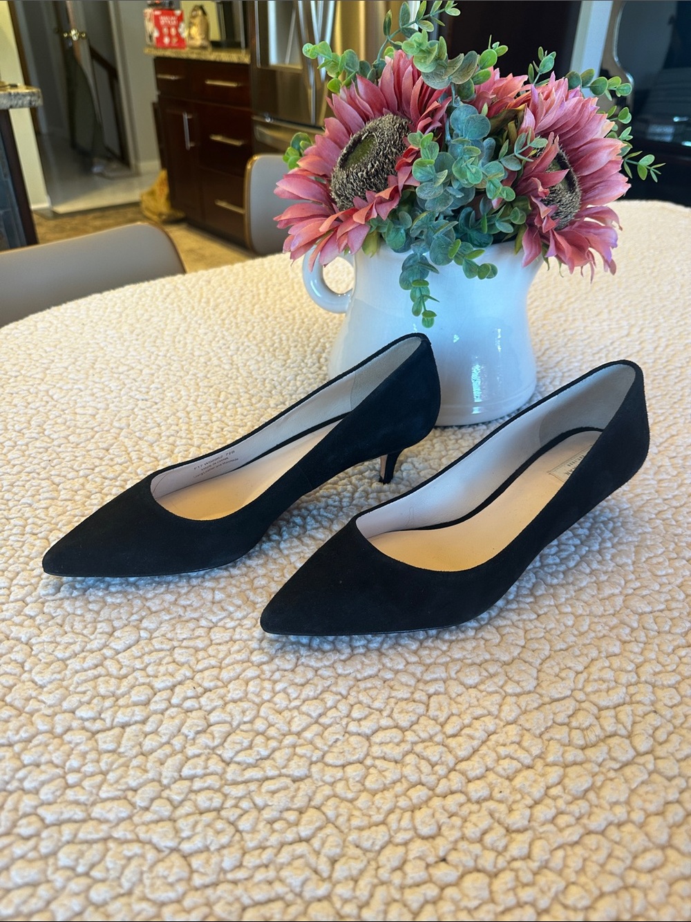 Cole Haan Vesta Black Suede Pointed-Toe Kitten Heel Pumps Sz 7.5 - Picture 3 of 10